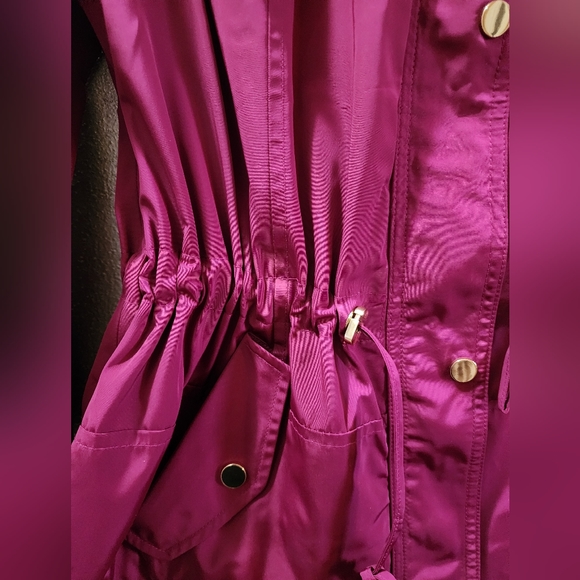Women's Petite Raspberry Spring rain jacket - Picture 5 of 9